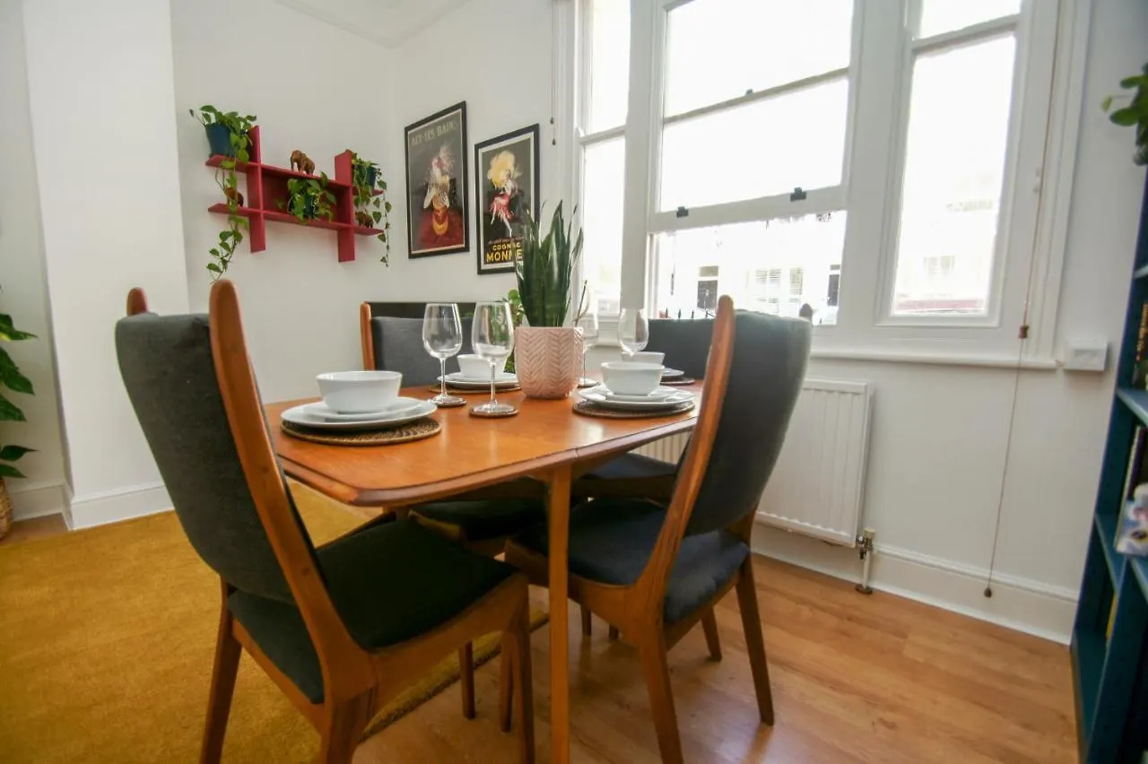 Waterloo Apartment - By Brighton Holiday Lets